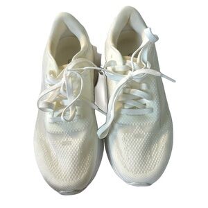 ALO Yoga Runners in White